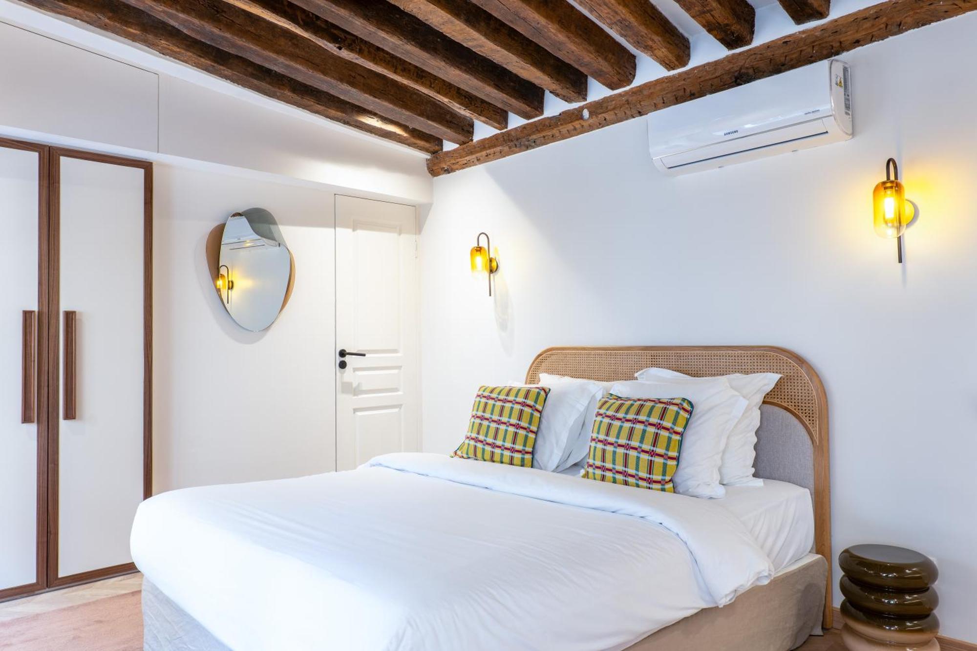 Holidaysinparis - Bourg Tibourg Екстериор снимка